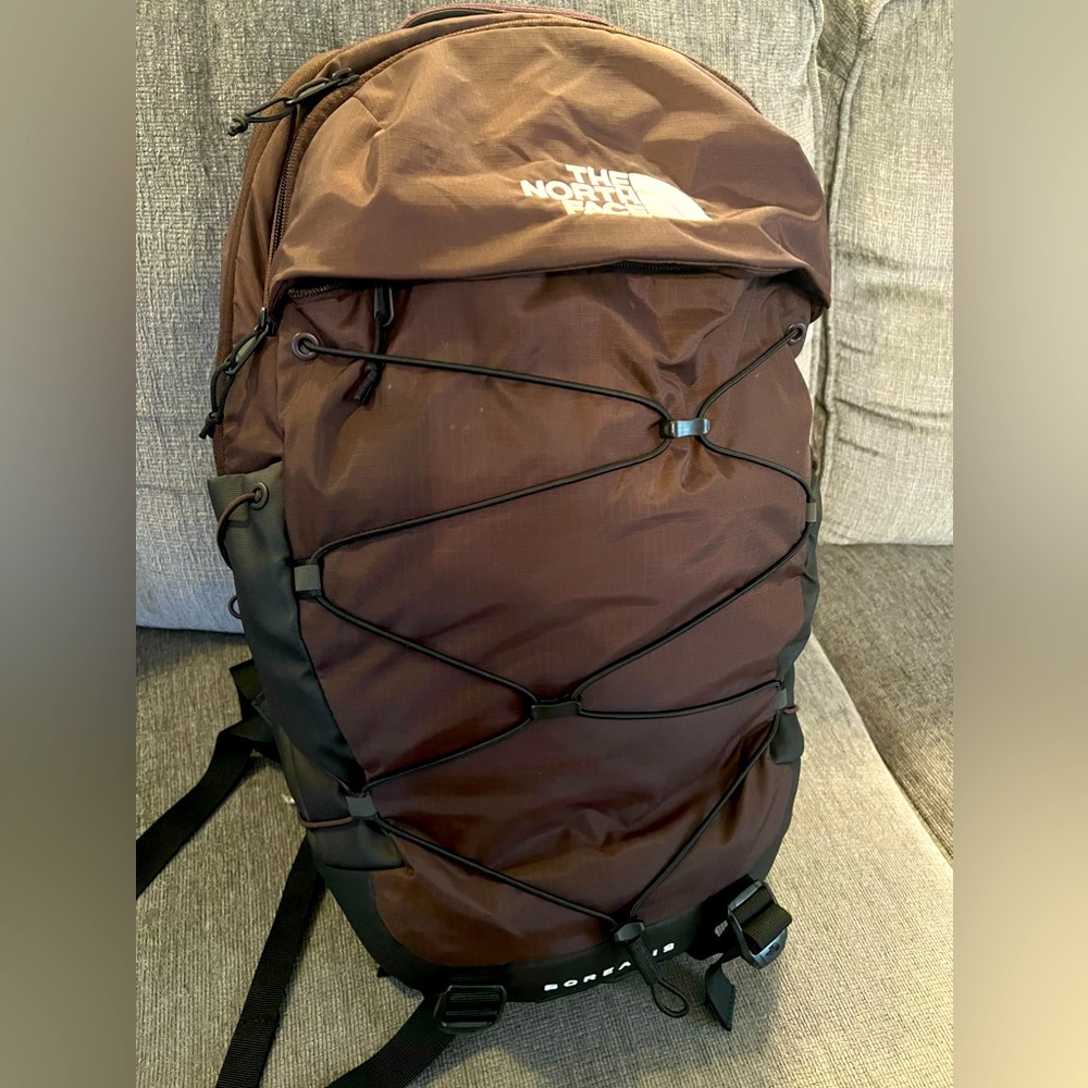 North Face-Borealis Backpack-Brown 🤎 with free Gift